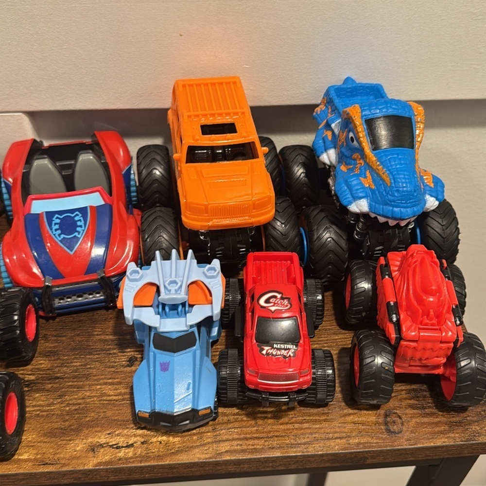 Random trucks- set of 10 - - Picture 5 of 5